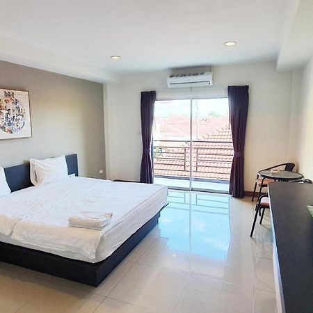 B Space Residence Nong Prue Экстерьер фото