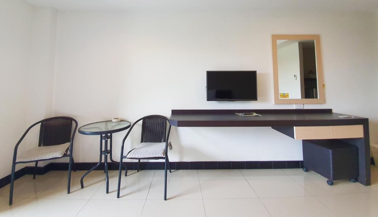 B Space Residence Nong Prue Экстерьер фото