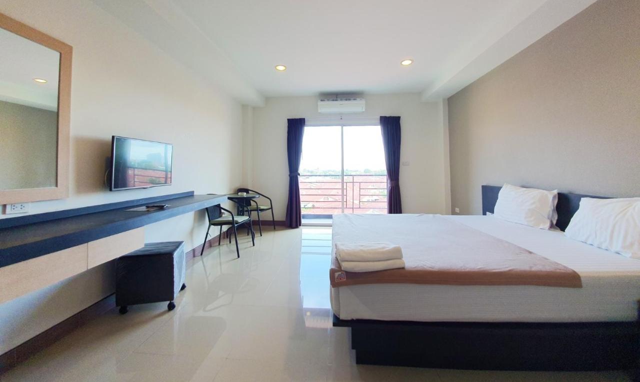 B Space Residence Nong Prue Экстерьер фото