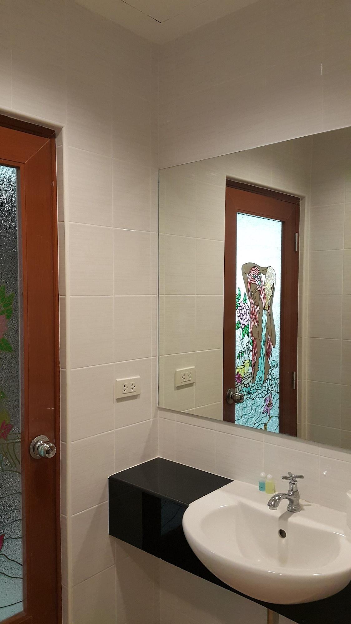 B Space Residence Nong Prue Экстерьер фото