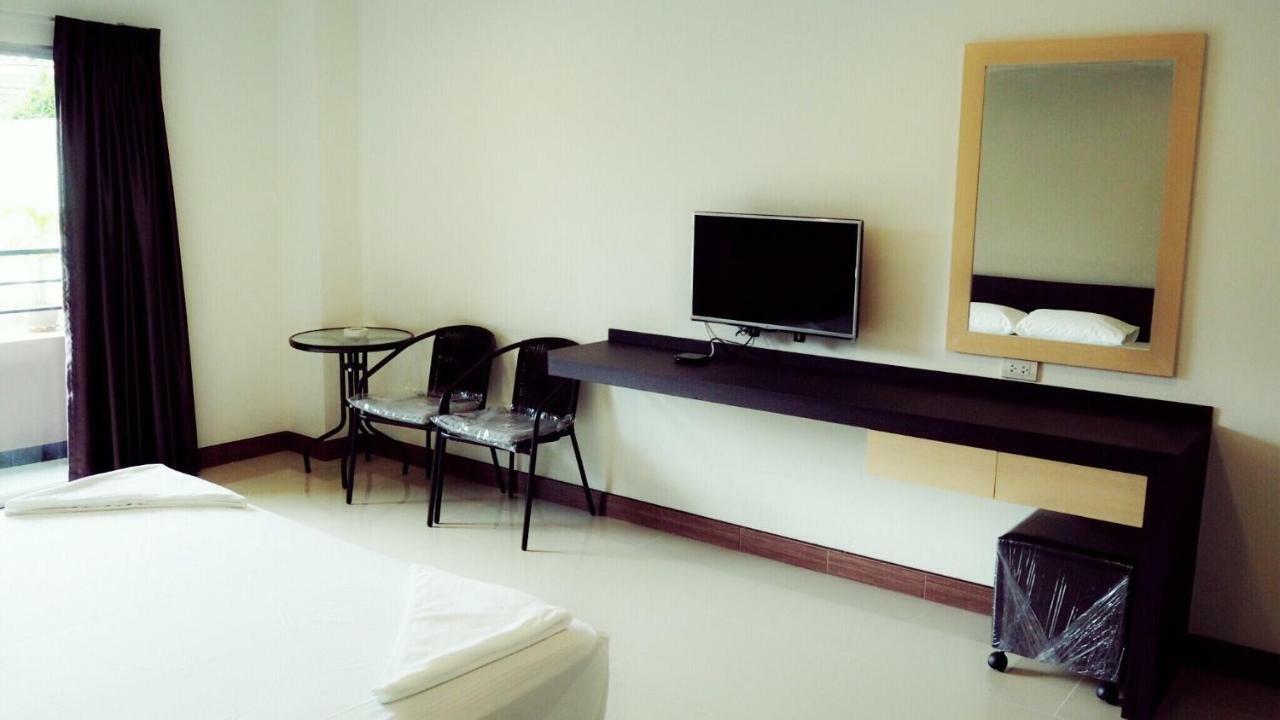 B Space Residence Nong Prue Экстерьер фото